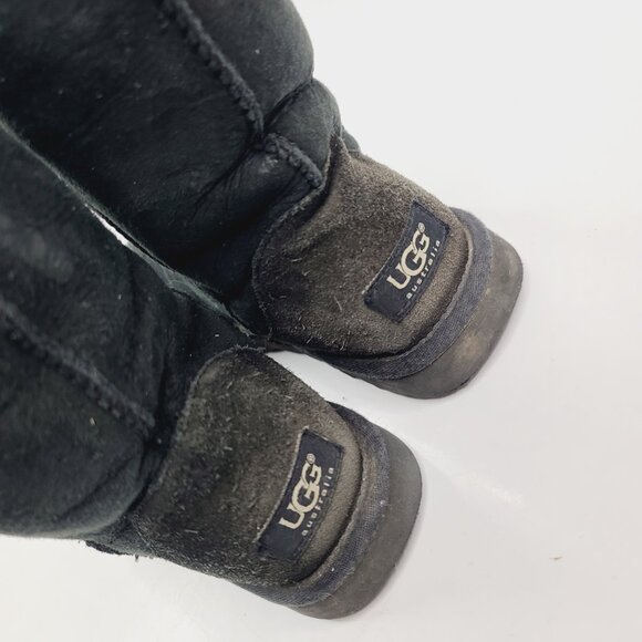 UGG Women's Black Classic Short Sheepskin Mid-Calf Winter Boots Size US 7 - Picture 4 of 7